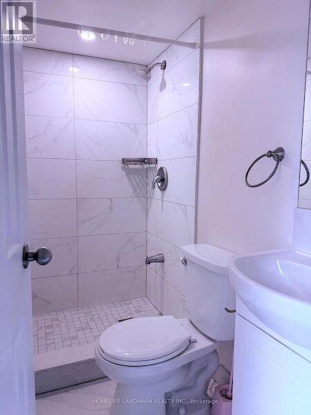 Toronto 4 bedrooms House for rent. Property photo: 644713-3