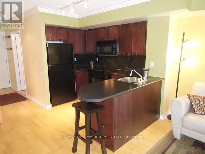 Kitchen+%26amp%3B+Breakfast+Bar Toronto 1 bedroom Apartment for rent. Property photo: 644755-1