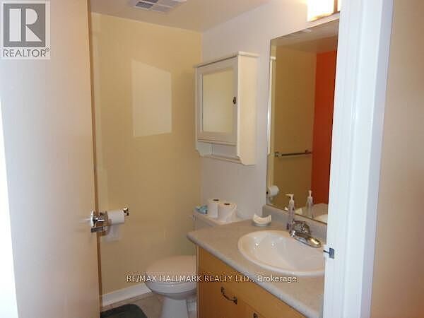 Bathroom Toronto 1 bedroom Apartment for rent. Property photo: 644755-2
