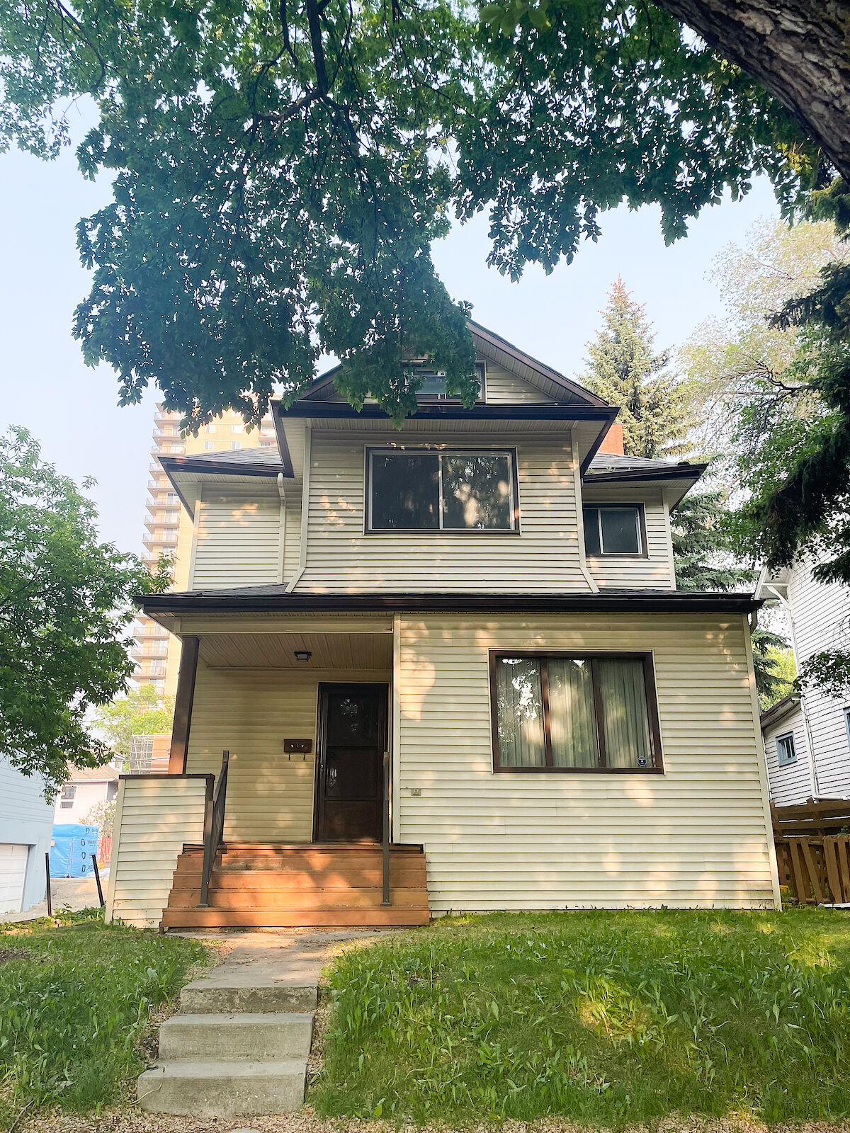 Edmonton 5 bedrooms Room For Rent for rent. Property photo: 644910-1
