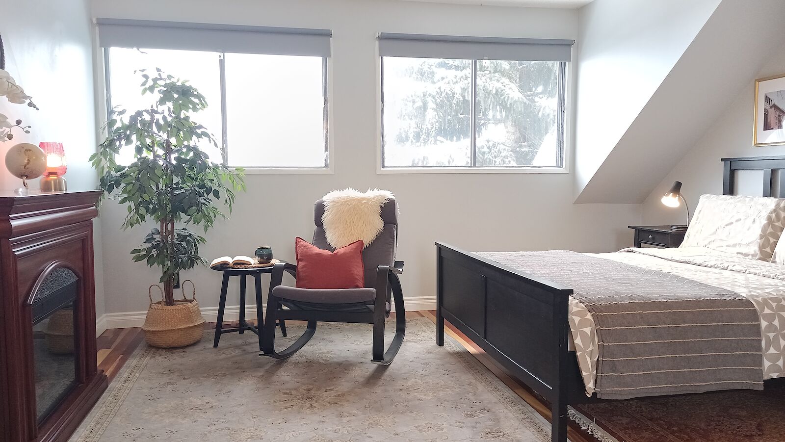 Spacious+bedroom+with+two+large+windows+electric+fireplace+and+a+walk-in+closet Calgary 1 bedroom Room For Rent for rent. Property photo: 644920-1