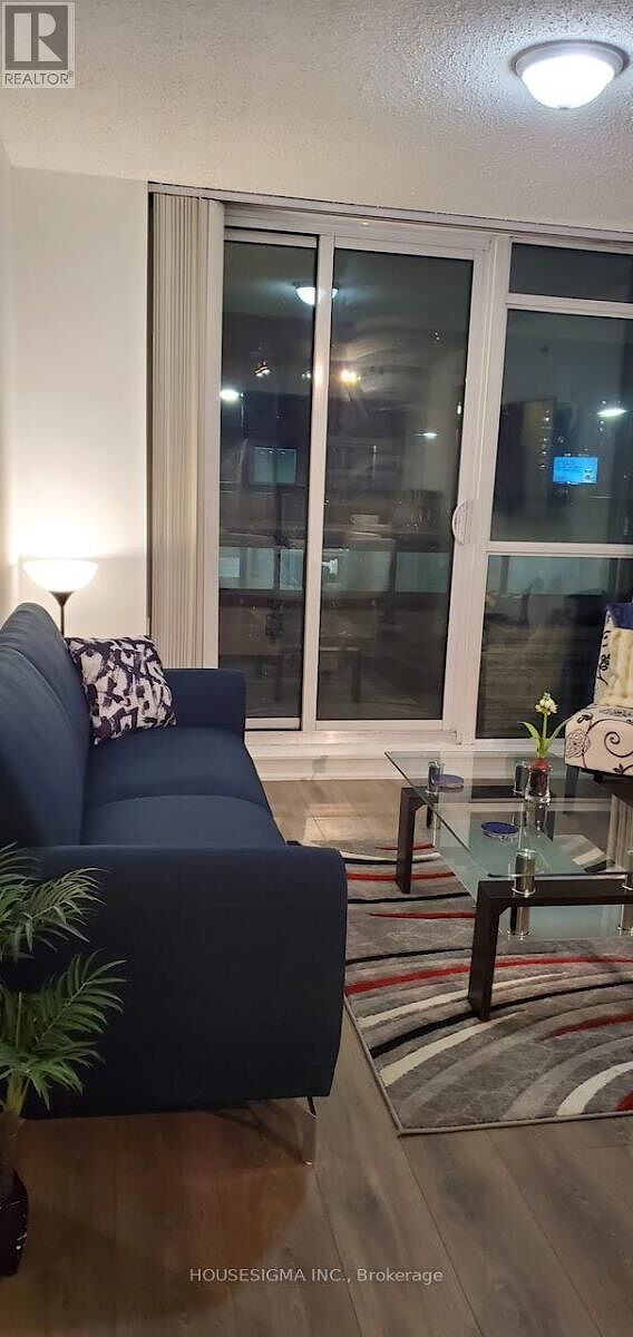 Toronto 1 bedroom Apartment for rent. Property photo: 644964-1