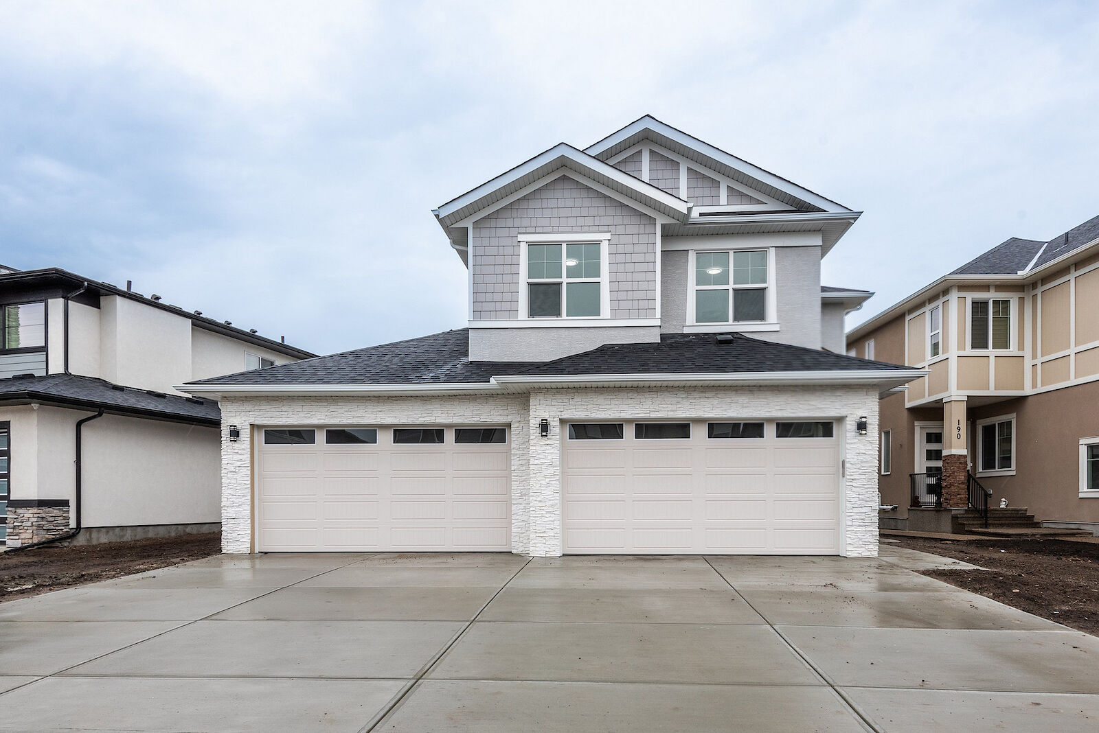 Chestermere 4 bedrooms House for rent. Property photo: 645035-1