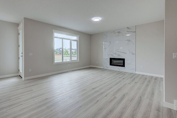 Chestermere 4 bedrooms House for rent. Property photo: 645035-3