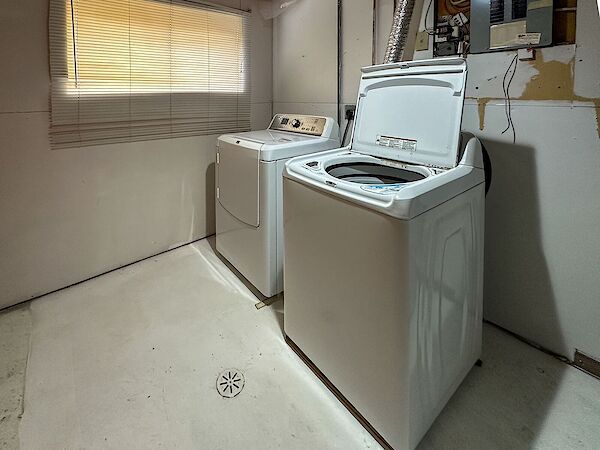 Edmonton 3 bedrooms House for rent. Property photo: 645050-3
