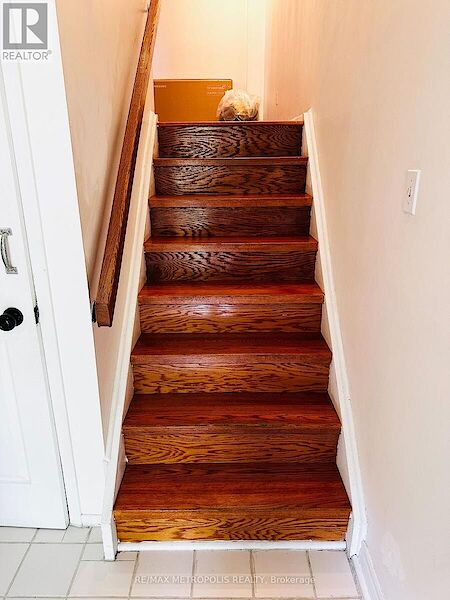 Toronto 4 bedrooms Townhouse for rent. Property photo: 645090-3