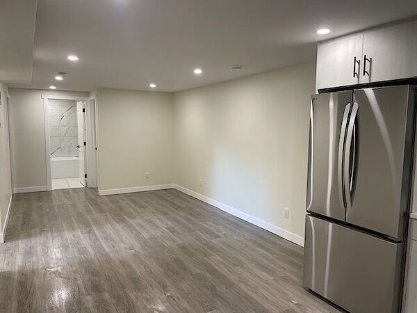 Edmonton 3 bedrooms Basement for rent. Property photo: 645127-2
