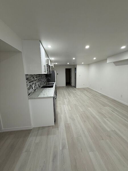 Edmonton 2 bedrooms Basement for rent. Property photo: 645140-2