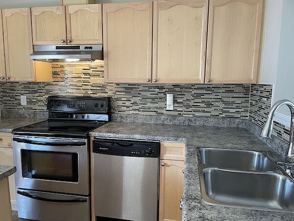 Edmonton 2 bedrooms Townhouse for rent. Property photo: 645242-2