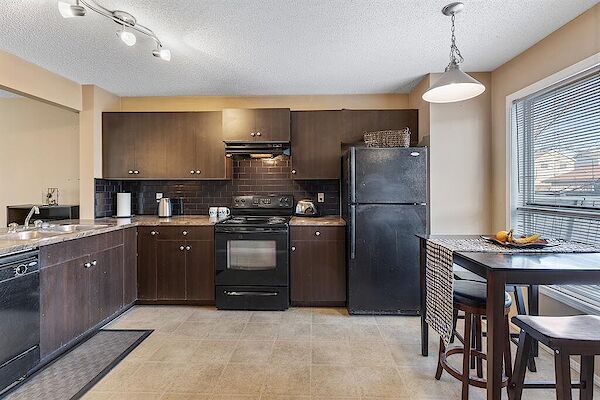 Calgary 1 bedroom Townhouse for rent. Property photo: 645330-3