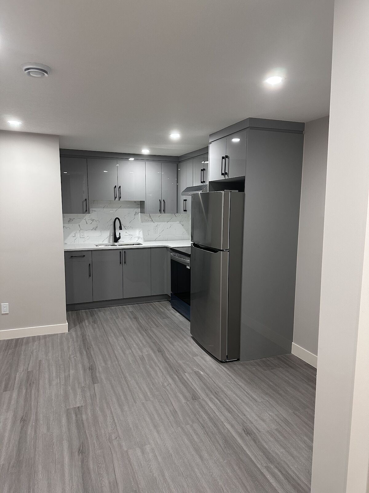 Calgary 1 bedroom Basement for rent. Property photo: 645377-1