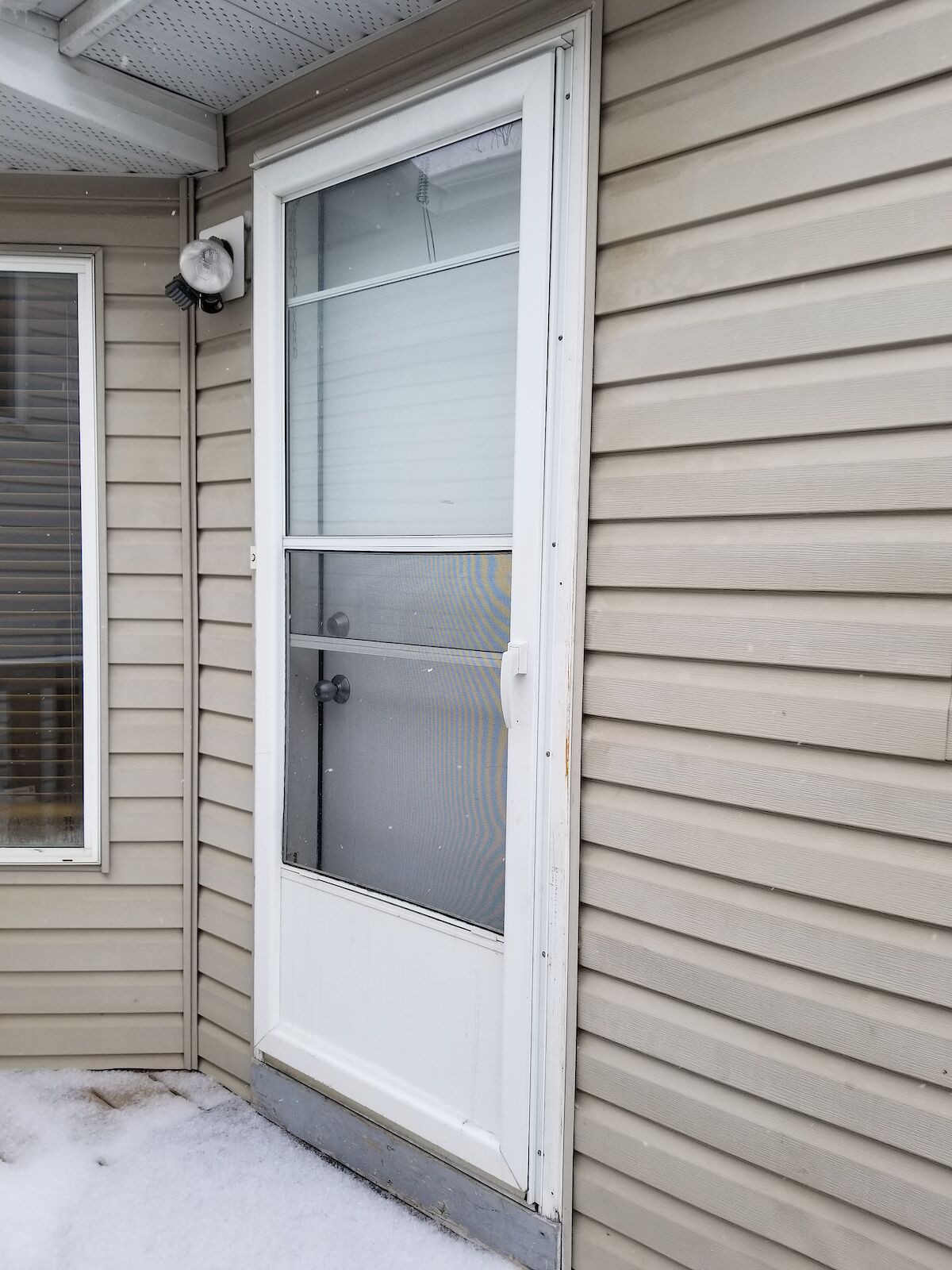 Calgary 2 bedrooms Basement for rent. Property photo: 645394-1