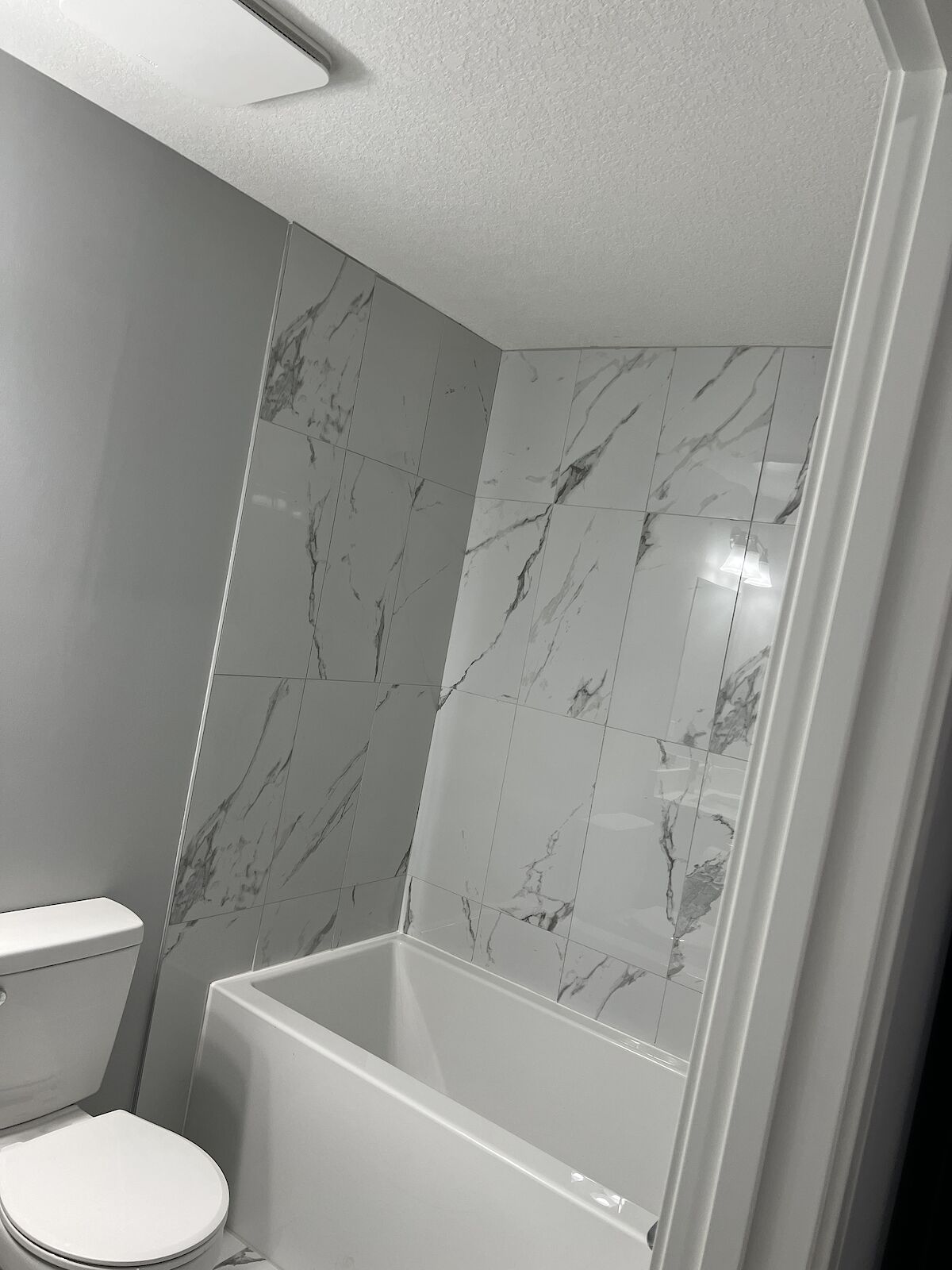Washroom Calgary 2 bedrooms Basement for rent. Property photo: 645423-1