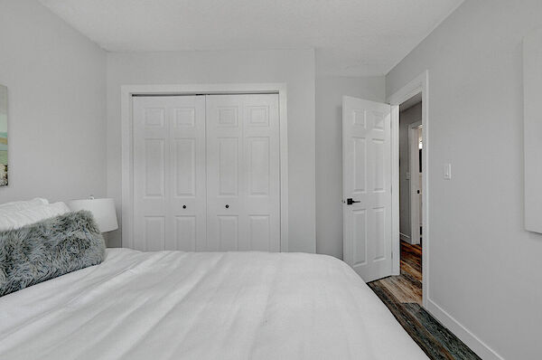 Calgary 3 + Den bedrooms Duplex for rent. Property photo: 645442-3