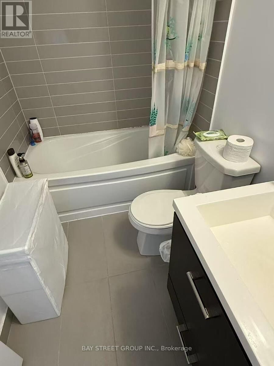 Toronto studio Apartment for rent. Property photo: 645454-1