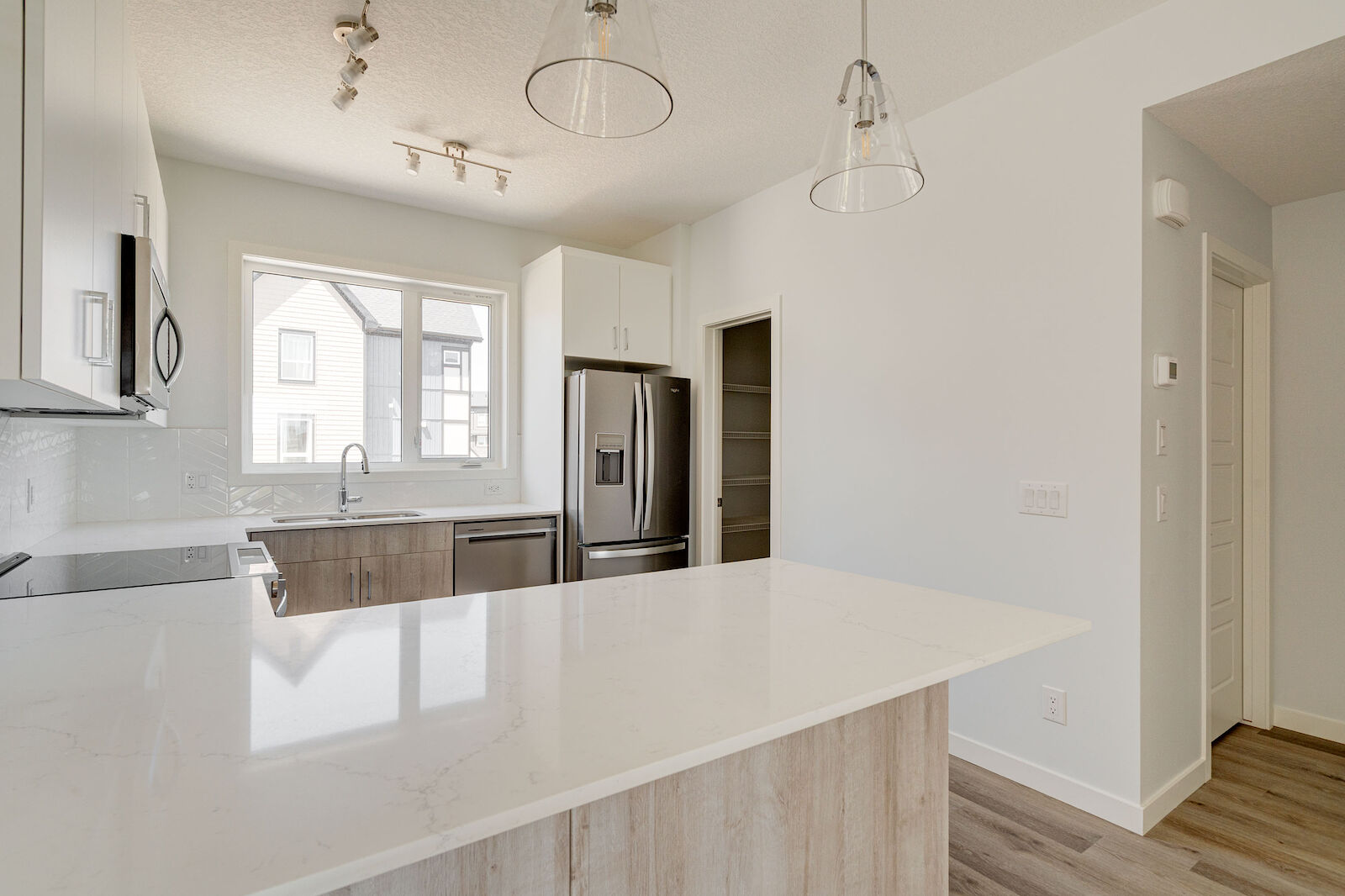 Calgary 3 bedrooms Townhouse for rent. Property photo: 645472-1