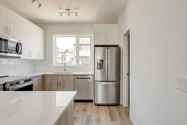 Calgary 3 bedrooms Townhouse for rent. Property photo: 645472-2