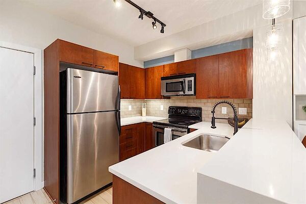 Calgary 1 bedroom Condo Unit for rent. Property photo: 645554-2