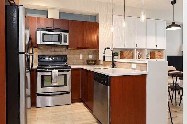 Calgary 1 bedroom Condo Unit for rent. Property photo: 645554-3