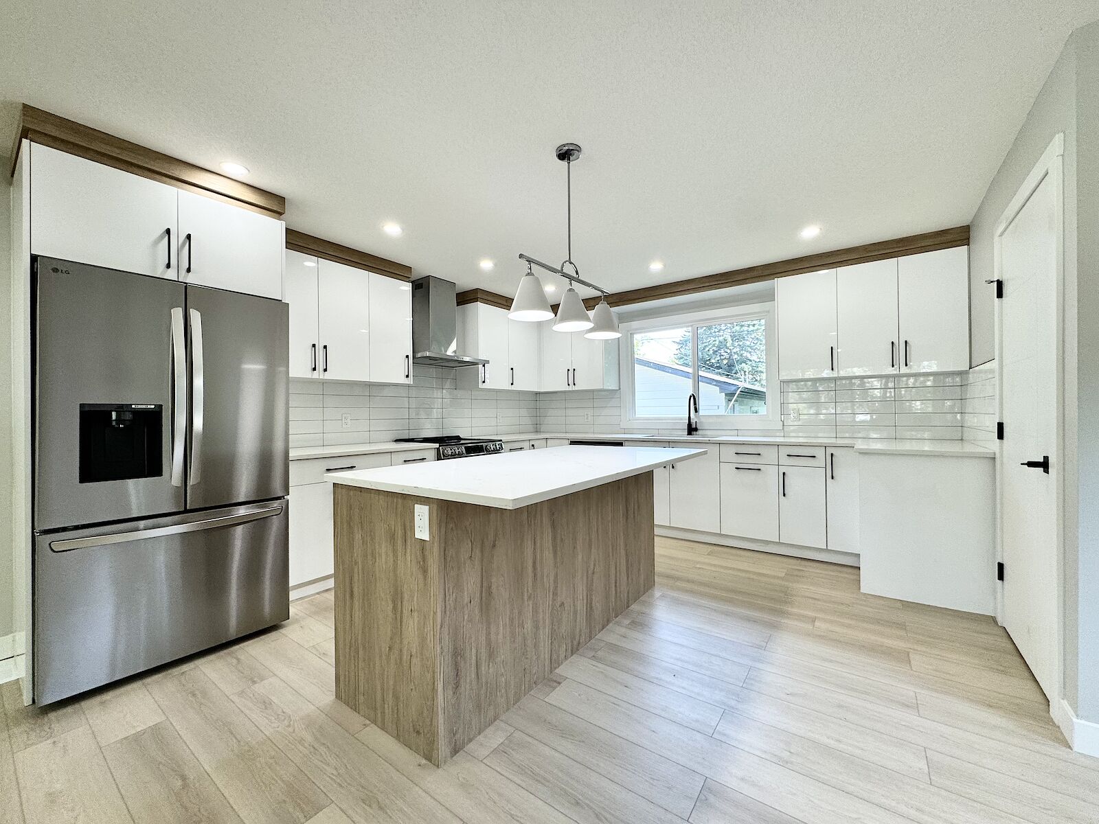 Calgary 3 bedrooms Main Floor for rent. Property photo: 645571-1