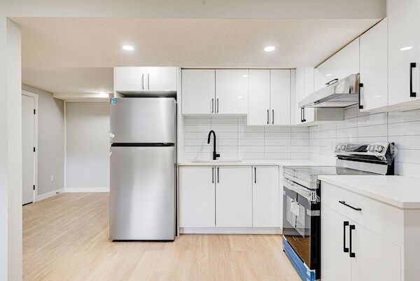 Calgary 2 bedrooms Basement for rent. Property photo: 645580-2