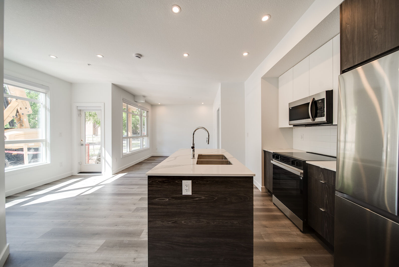 Edmonton 1 bedrooms Apartment for rent. Property photo: 645741-1