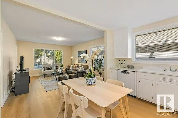 Edmonton 3 + Den bedrooms House for rent. Property photo: 645747-3