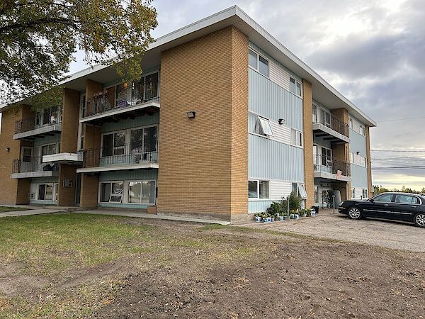 Regina 1 bedroom Condo Unit for rent. Property photo: 645876-2
