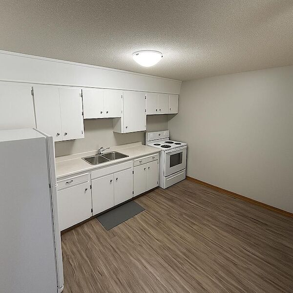 Regina 1 bedroom Condo Unit for rent. Property photo: 645876-3