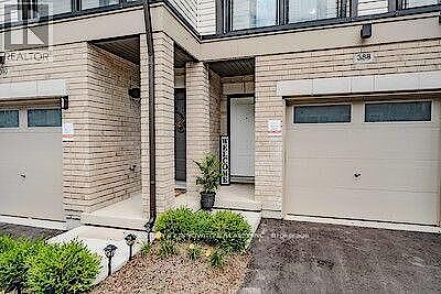 Oshawa 3 bedrooms Townhouse for rent. Property photo: 645880-2