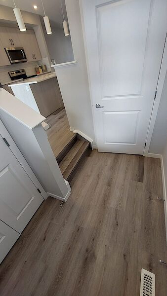 Calgary 3 bedrooms House for rent. Property photo: 645902-3