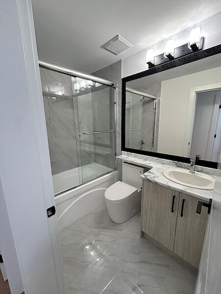 Surrey 2 bedrooms Basement for rent. Property photo: 645991-3
