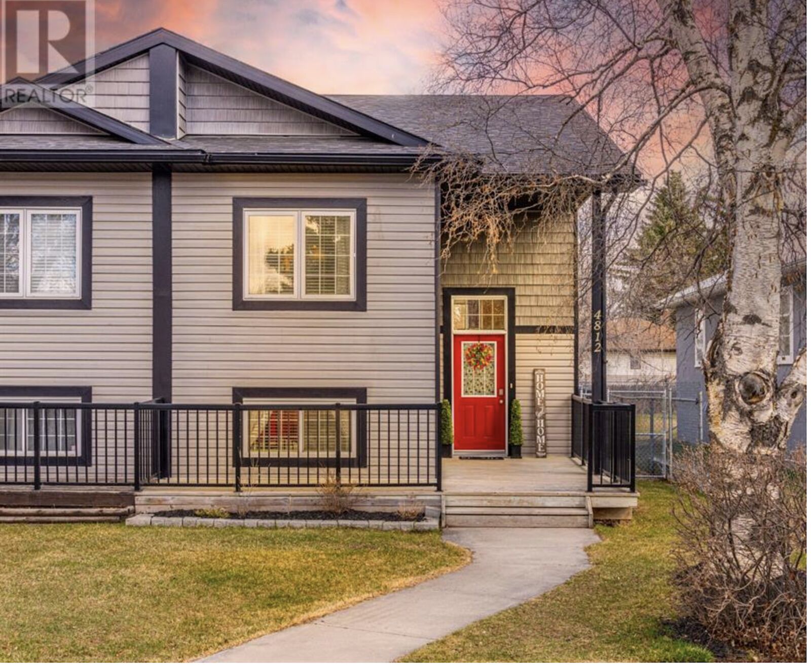 Olds 3 + Den bedrooms Duplex for rent. Property photo: 645995-1