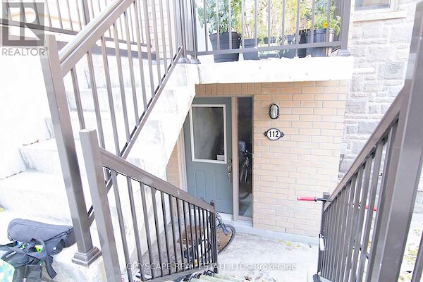 Toronto 3 bedrooms Townhouse for rent. Property photo: 646018-2