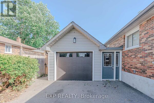 Oshawa 3 bedrooms House for rent. Property photo: 646027-2