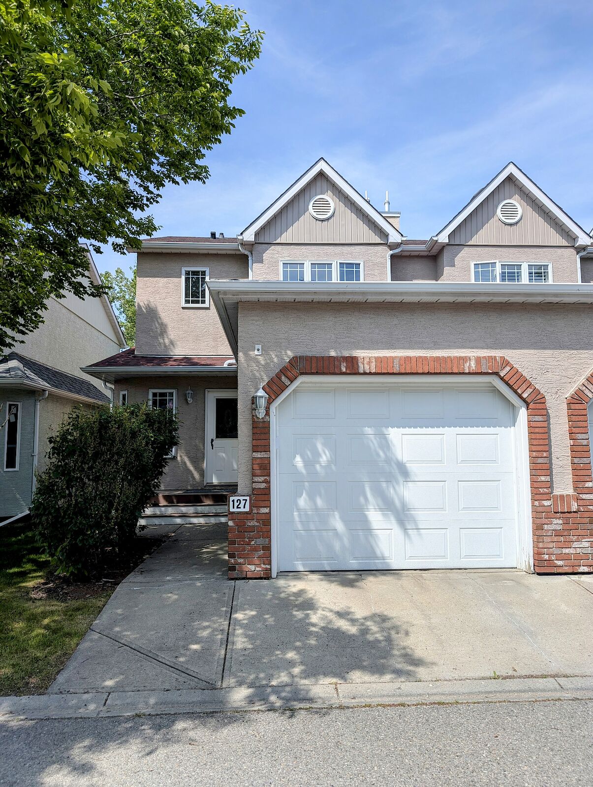 Calgary 2 bedrooms Duplex for rent. Property photo: 646038-1