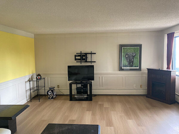 Edmonton 2 bedrooms Condo Unit for rent. Property photo: 646099-2