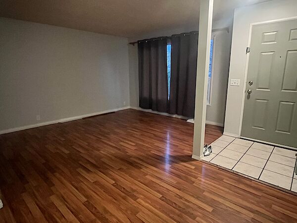 Calgary 4 bedrooms House for rent. Property photo: 646106-2