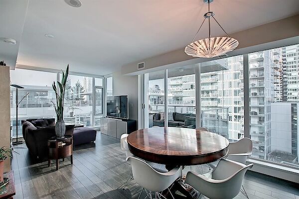 Calgary 2 bedrooms Condo Unit for rent. Property photo: 646220-2