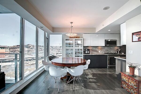Bow+River+Facing Calgary 2 bedrooms Condo Unit for rent. Property photo: 646220-3