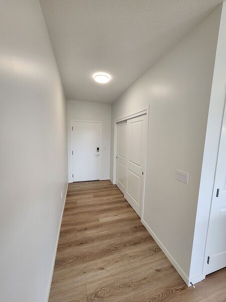 Calgary 2 bedrooms Condo Unit for rent. Property photo: 646259-2