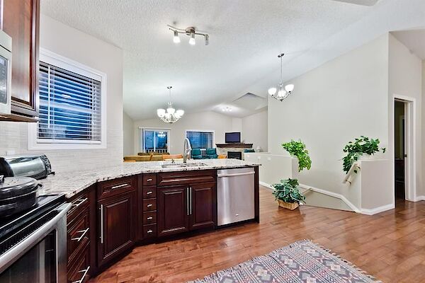 Calgary 3 bedrooms Main Floor for rent. Property photo: 646365-3