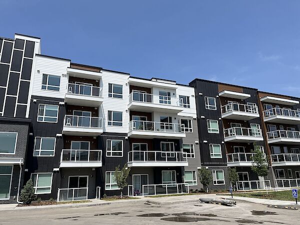 Calgary 3 bedrooms Condo Unit for rent. Property photo: 646376-2