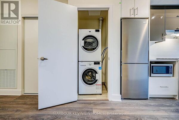 Toronto 2 bedrooms Apartment for rent. Property photo: 646401-2