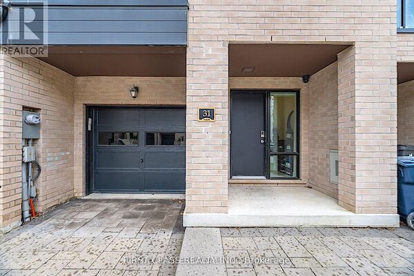 Toronto 5 bedrooms Townhouse for rent. Property photo: 646410-3