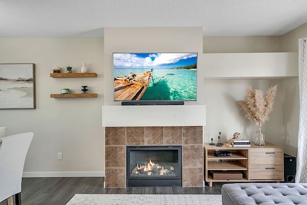 Calgary 3 + Den bedrooms Townhouse for rent. Property photo: 646414-2
