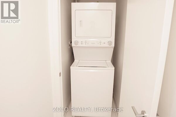 Ensuite+Laundry Toronto 1 bedroom Apartment for rent. Property photo: 646419-3
