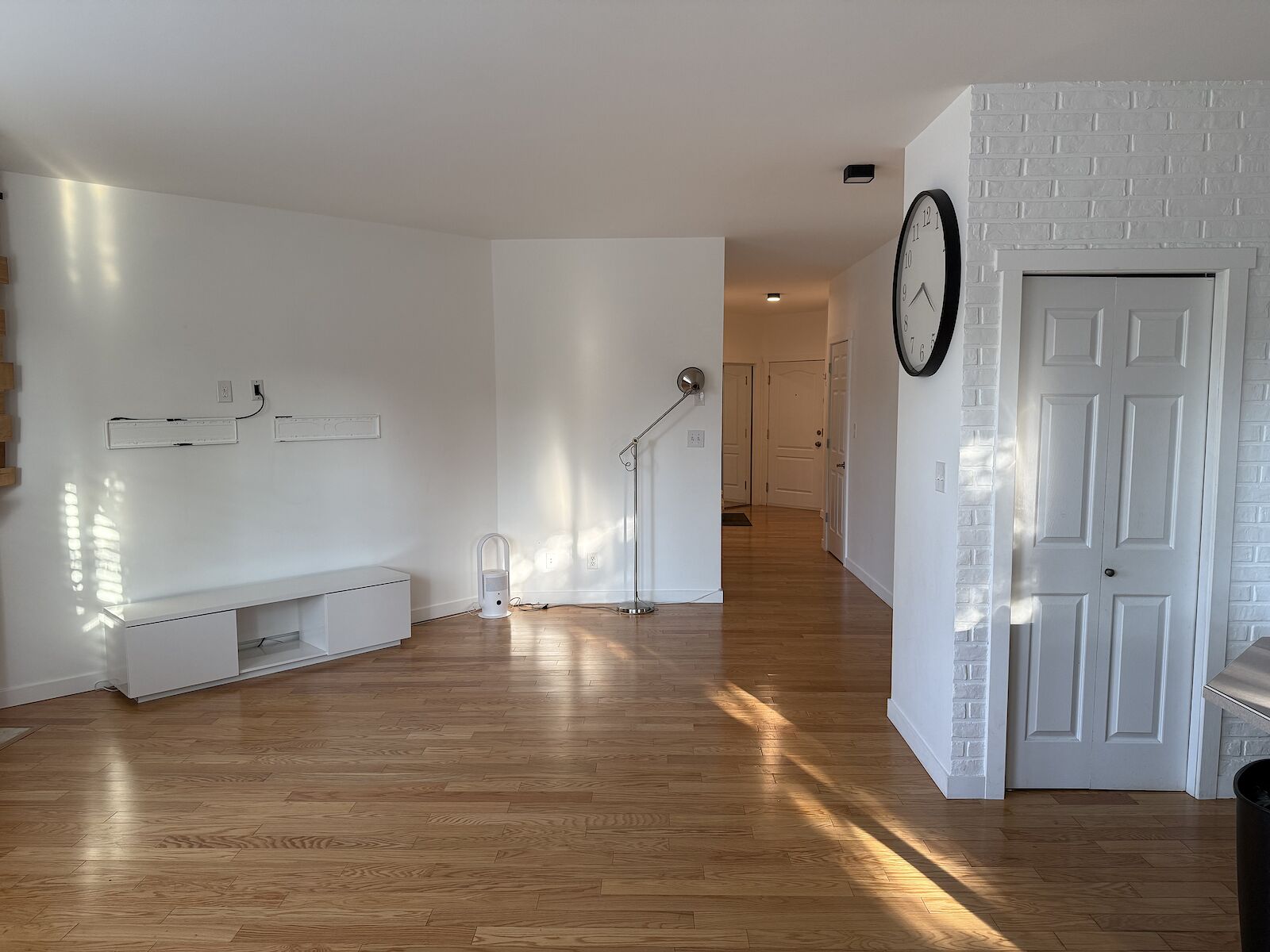 Calgary 2 + Den bedrooms Condo Unit for rent. Property photo: 646423-1