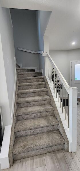 Edmonton 3 + Den bedrooms Main Floor for rent. Property photo: 646444-2