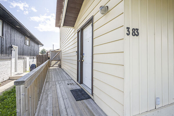 Calgary 4 bedrooms Duplex for rent. Property photo: 646459-3